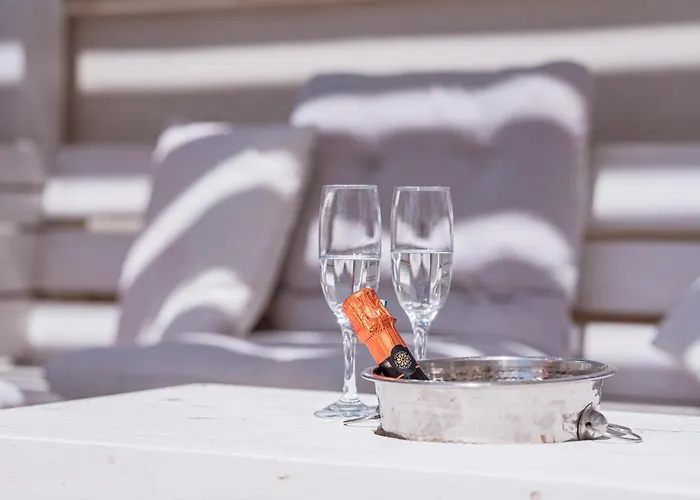 Le Bateau Bleu - Adults Only 12 Plus