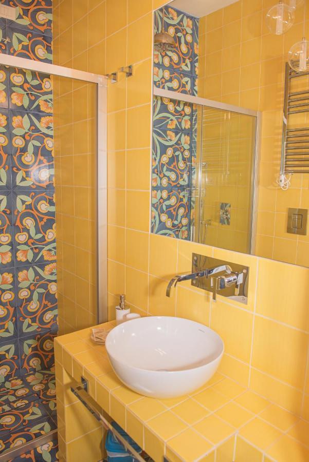 Le Bateau Bleu - Adults Only 12 *