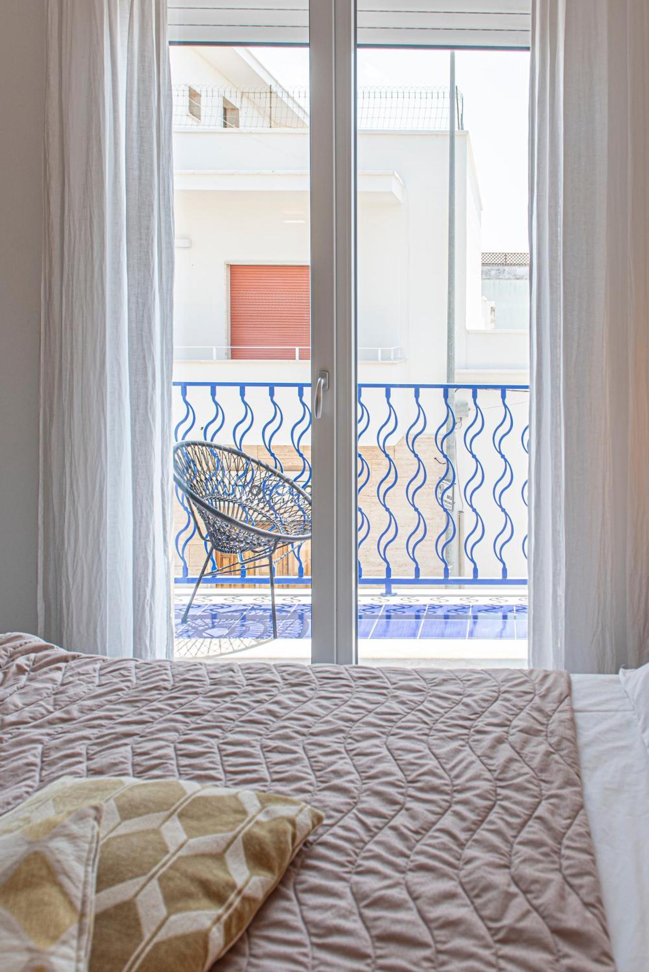 Le Bateau Bleu (adults Only) *