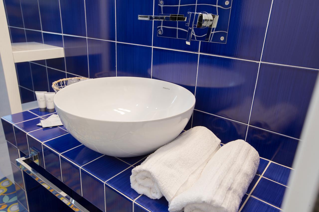 Le Bateau Bleu (adults Only) *