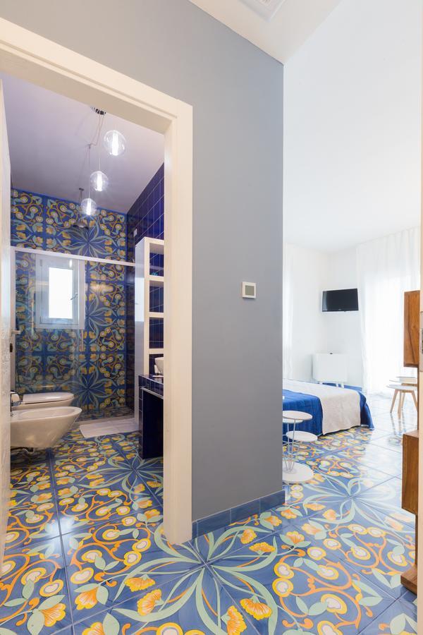 Le Bateau Bleu (adults Only) Bed & Breakfast