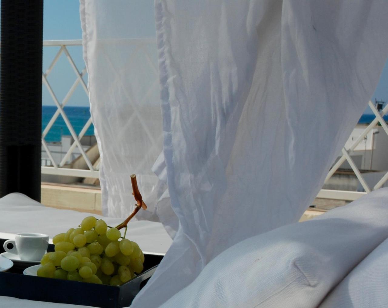 Le Bateau Bleu (adults Only) Bed & Breakfast